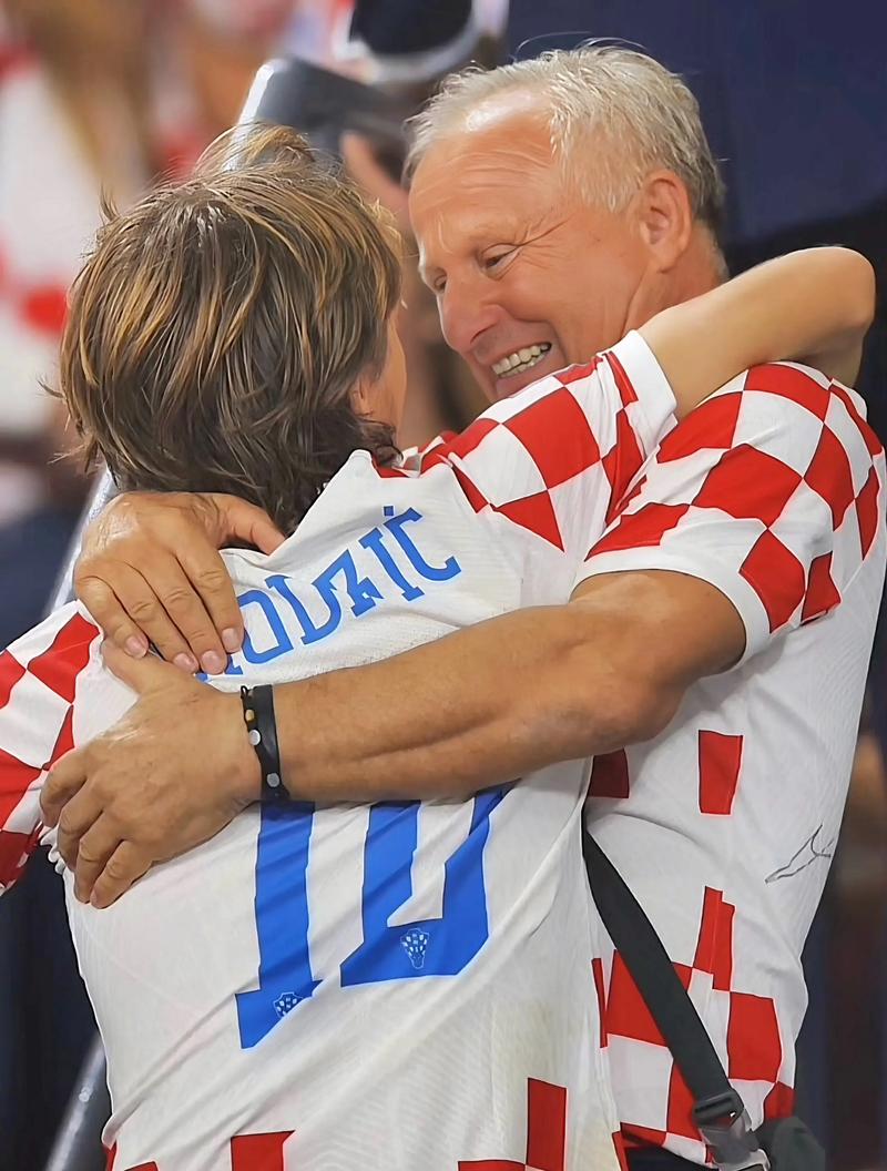 科洛瓦蒂：国米和米兰都会等机会打反击，这将是一场战术大战