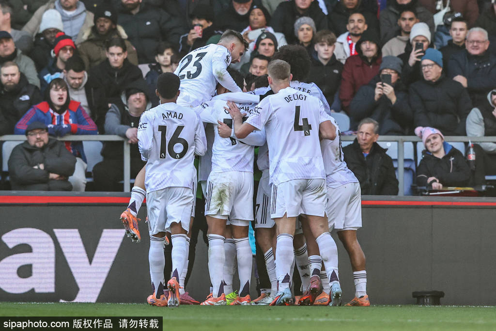 Steam热销榜《刺客信条：影》登顶 争议内容惊动日本首相