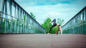 库尼亚破门舍什科失良机 曼联1-1利兹联